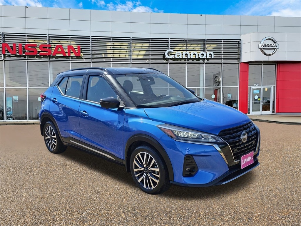 2023 Nissan Kicks SR