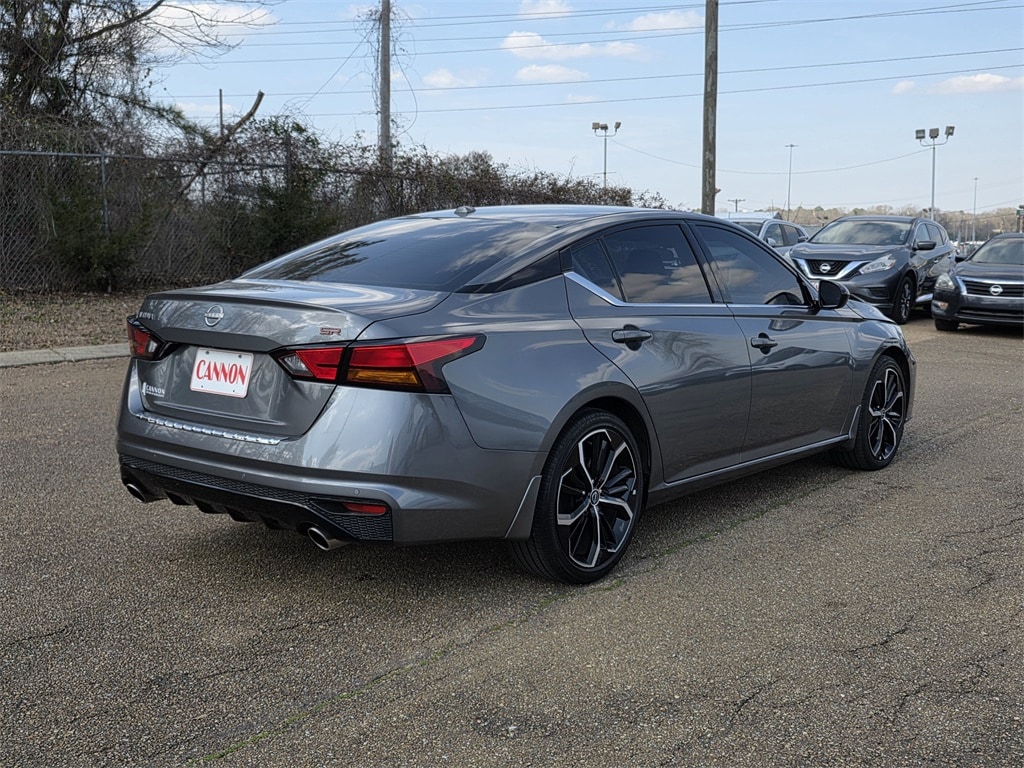 Used 2023 Nissan Altima 2.5 SR Sedan