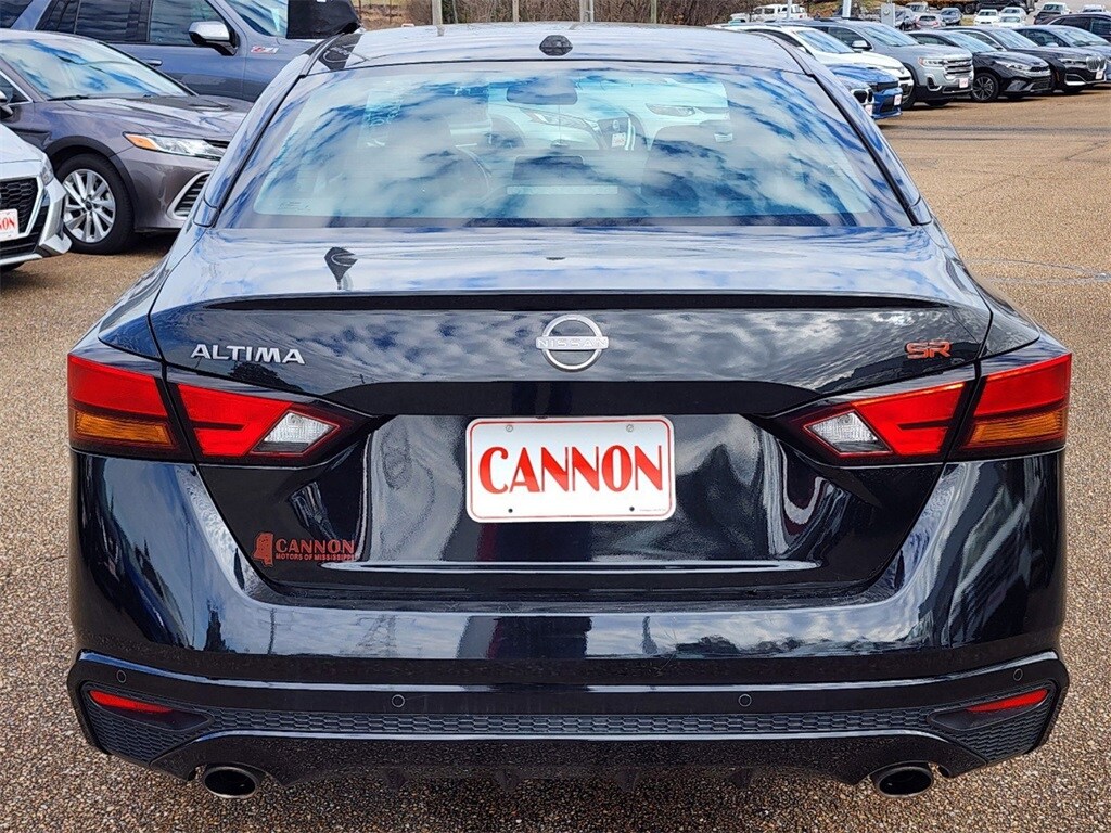 2023 Nissan Altima 2.5 SR photo 4