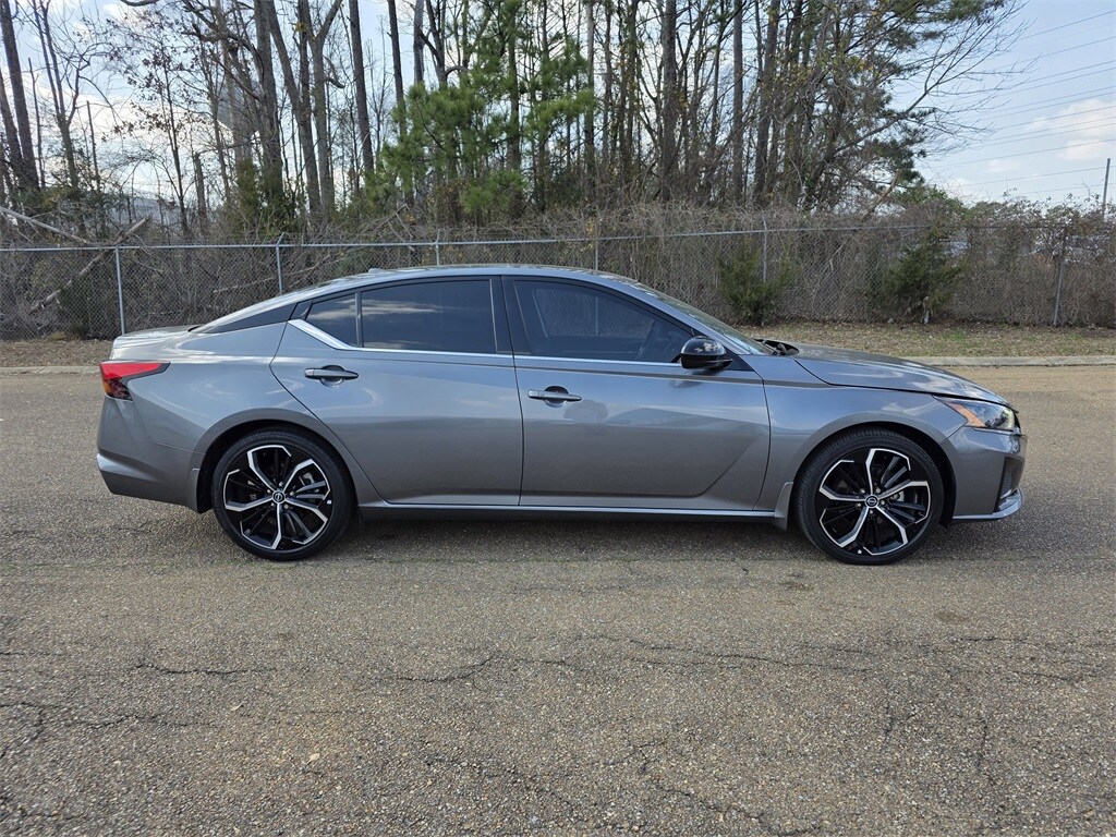 Used 2023 Nissan Altima 2.5 SR Sedan