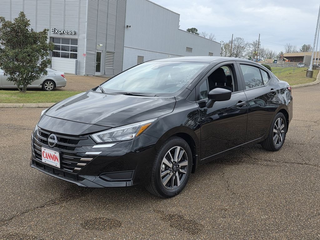 New 2025 Nissan Versa 1.6 S Sedan