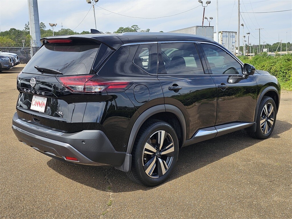2023 Nissan Rogue SL photo 4