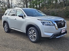 2025 Nissan Pathfinder SL SUV