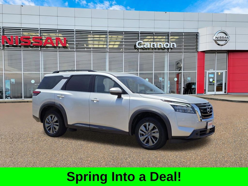 2024 Nissan Pathfinder SV 2WD's photo