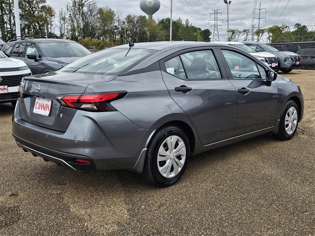 2024 Nissan Versa 1.6 S photo 4