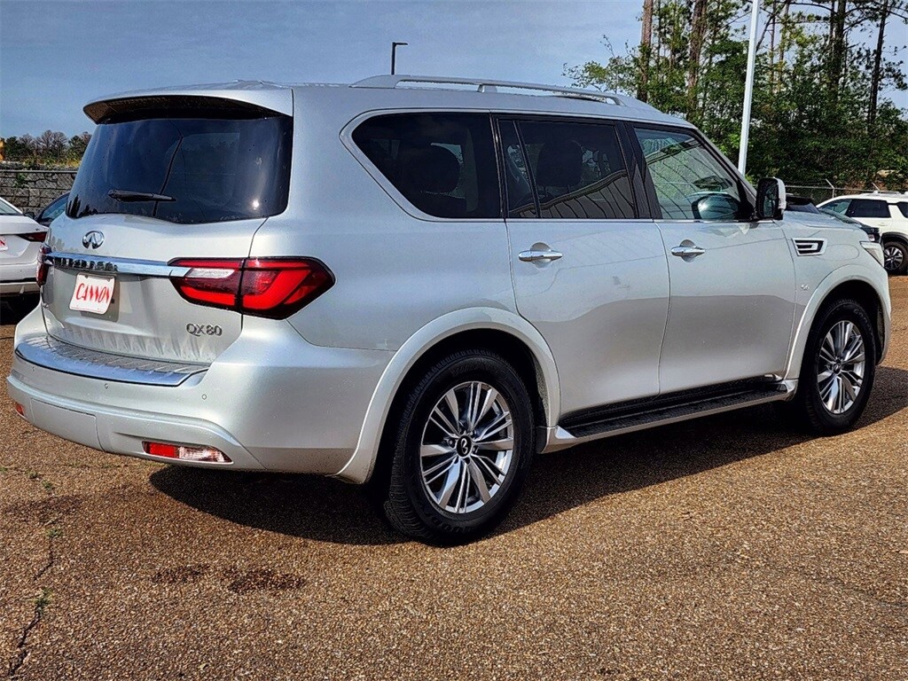2020 Infiniti QX80 Luxe photo 3