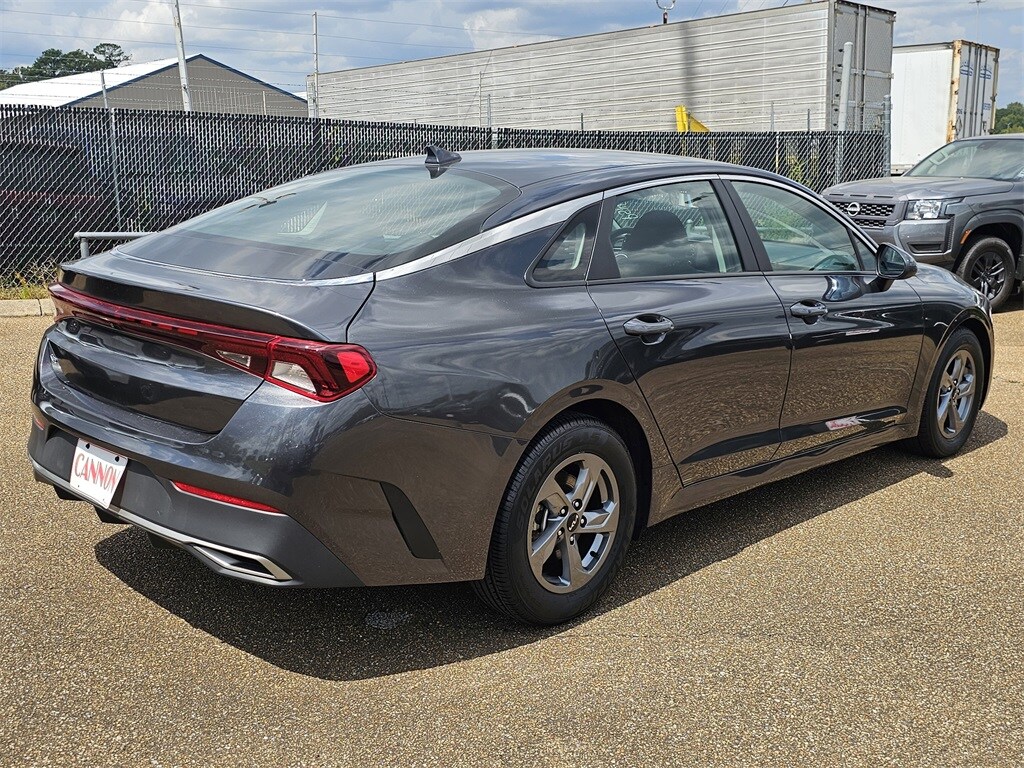 2023 Kia K5 LXS photo 2