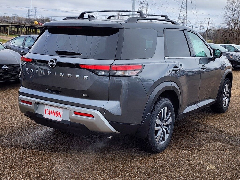 2024 Nissan Pathfinder SL photo 3