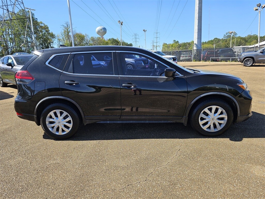 2019 Nissan Rogue S photo 3