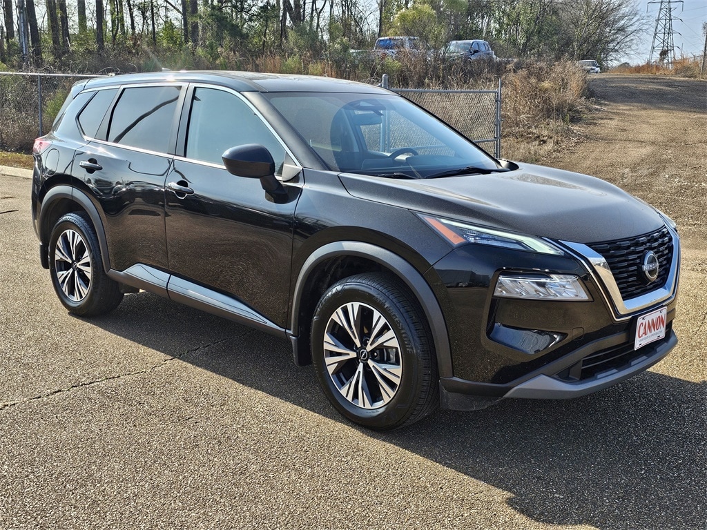 2023 Nissan Rogue SV's photo