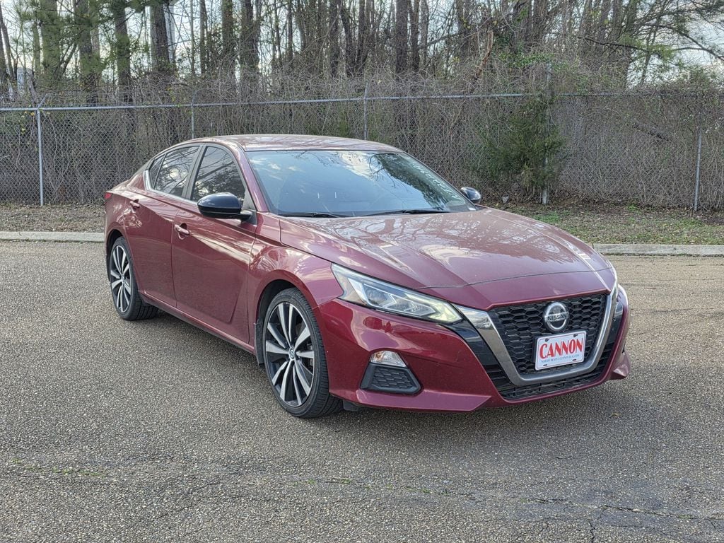 2022 Nissan Altima SR