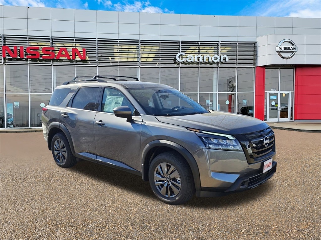 2025 Nissan Pathfinder SV's photo