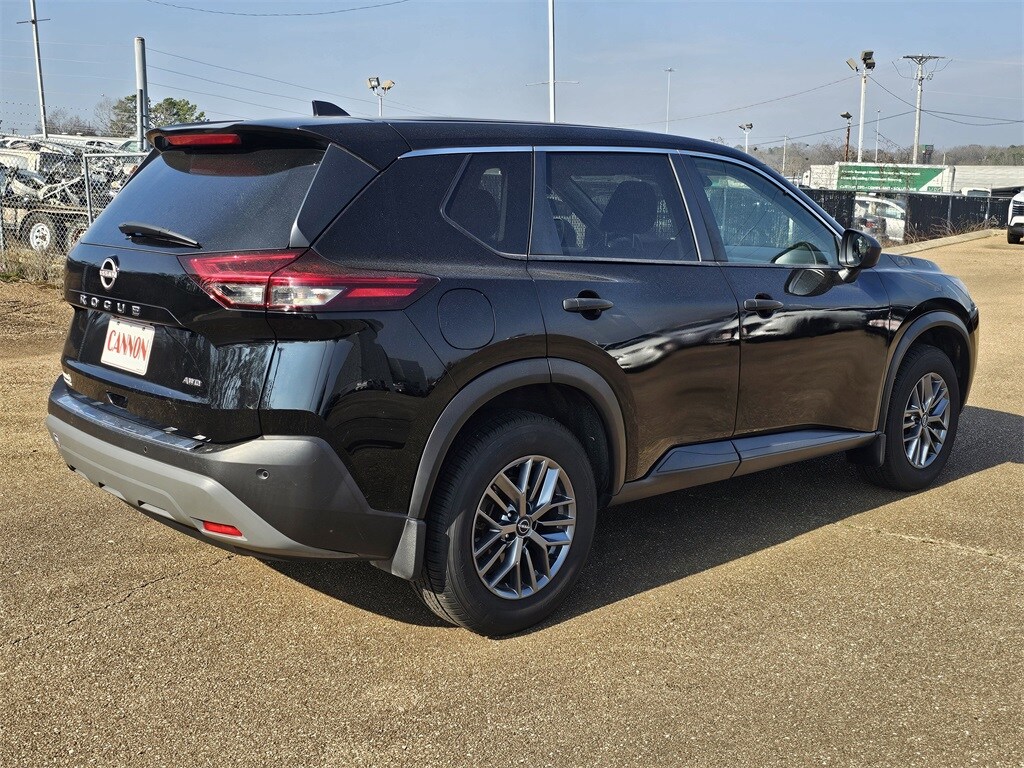 Used 2023 Nissan Rogue S SUV