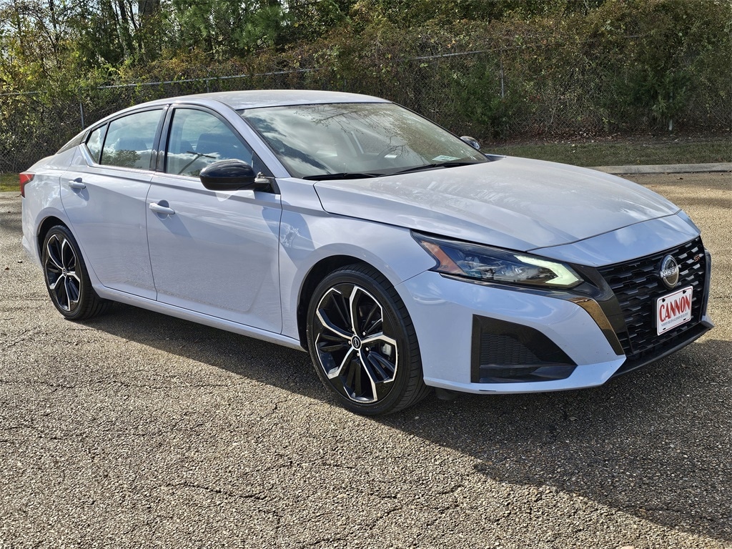 Used 2024 Nissan Altima 2.5 SR Sedan