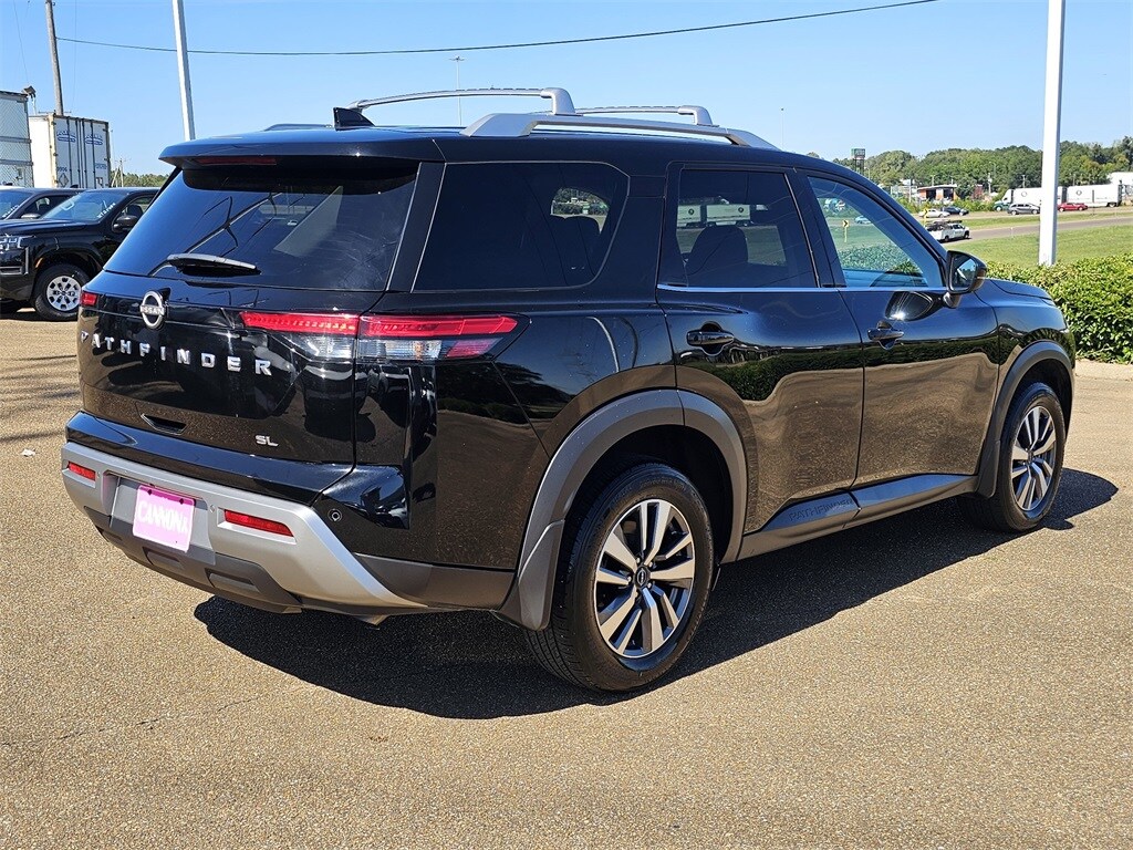 2024 Nissan Pathfinder SL photo 4