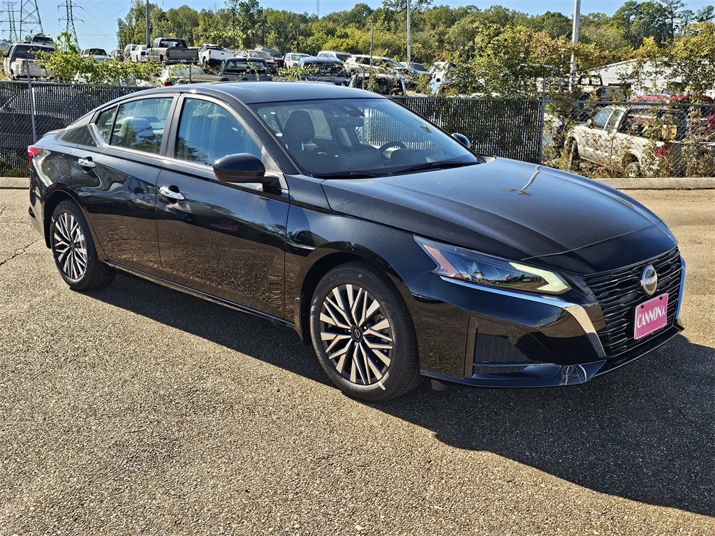 2025 Nissan Altima SV's photo