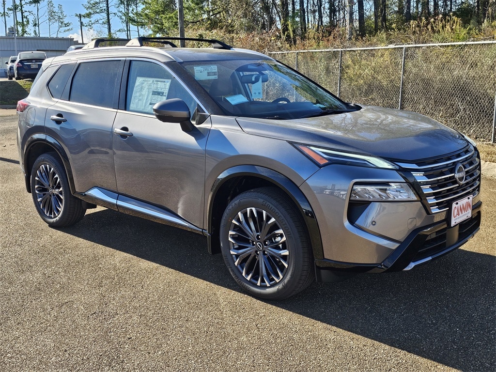 2026 Nissan Rogue Platinum's photo