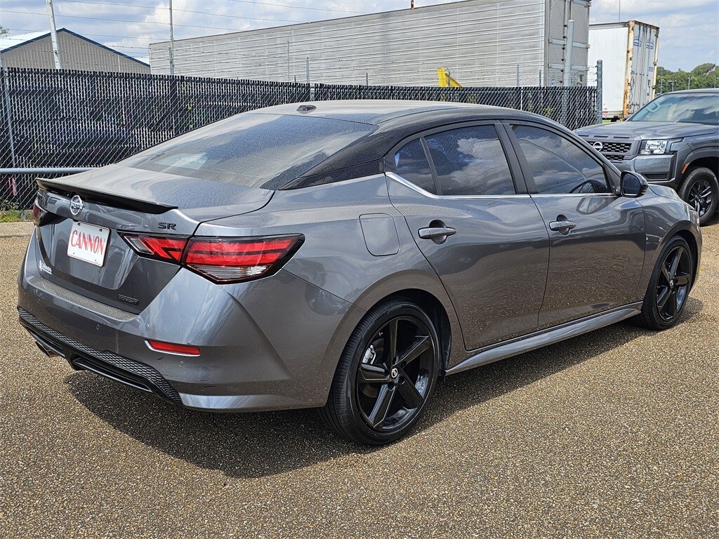 2023 Nissan Sentra SR photo 4