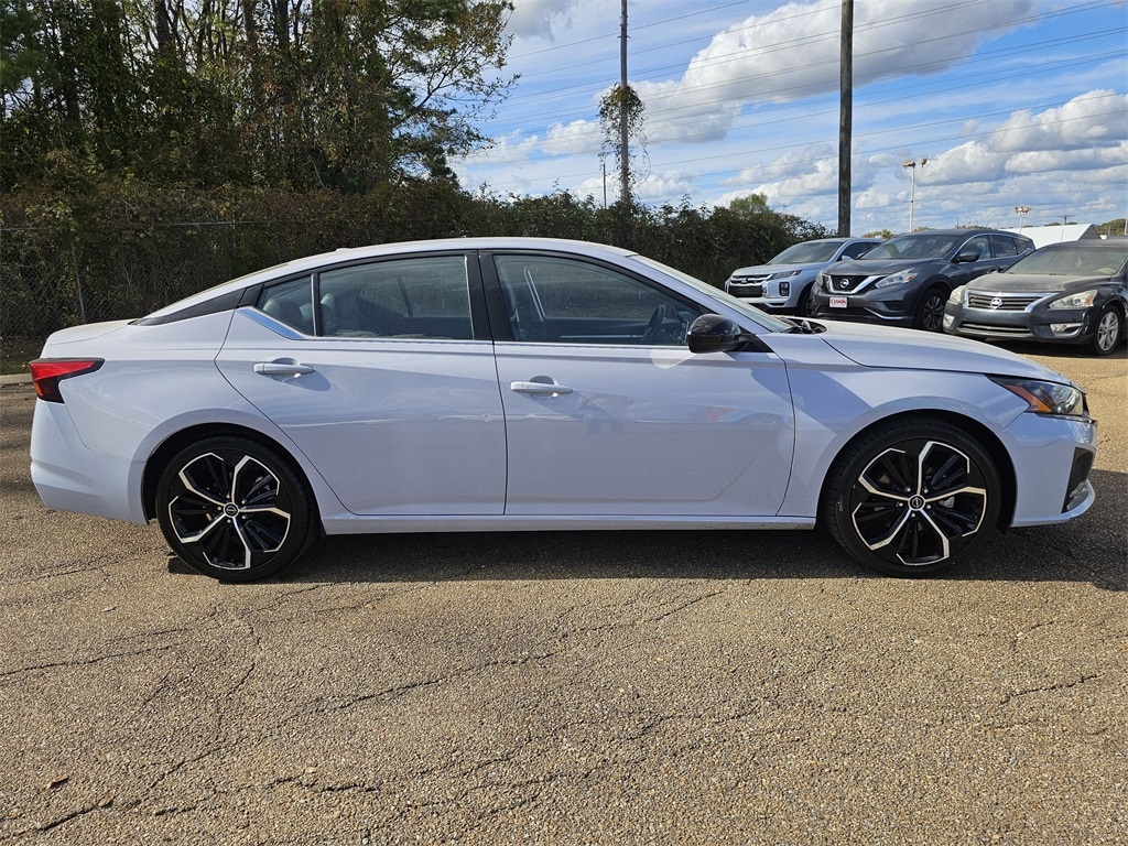 Used 2024 Nissan Altima 2.5 SR Sedan