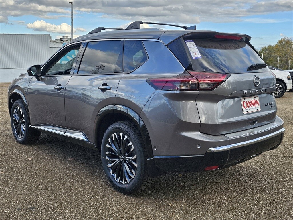 2026 Nissan Rogue Platinum photo 3