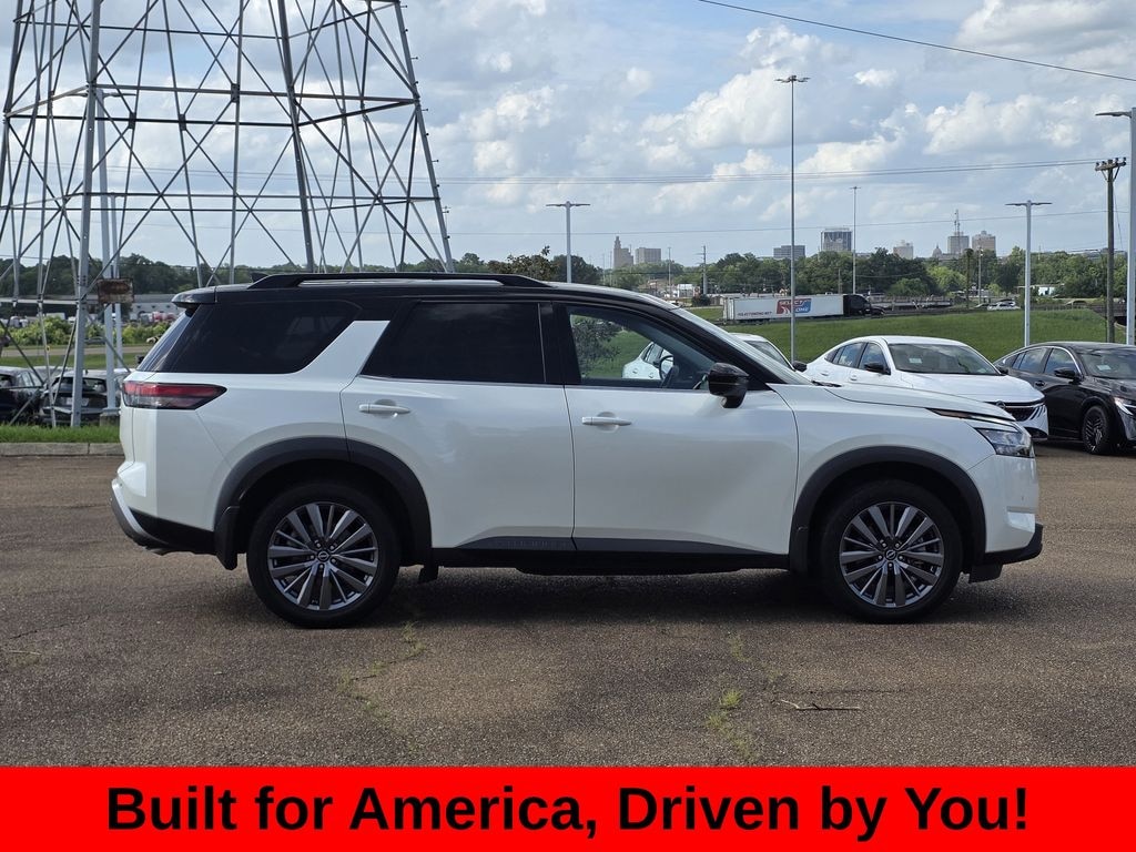Used 2024 Nissan Pathfinder SL SUV