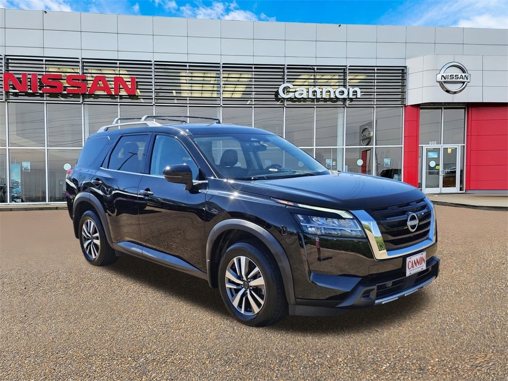 2024 Nissan Pathfinder SL's photo