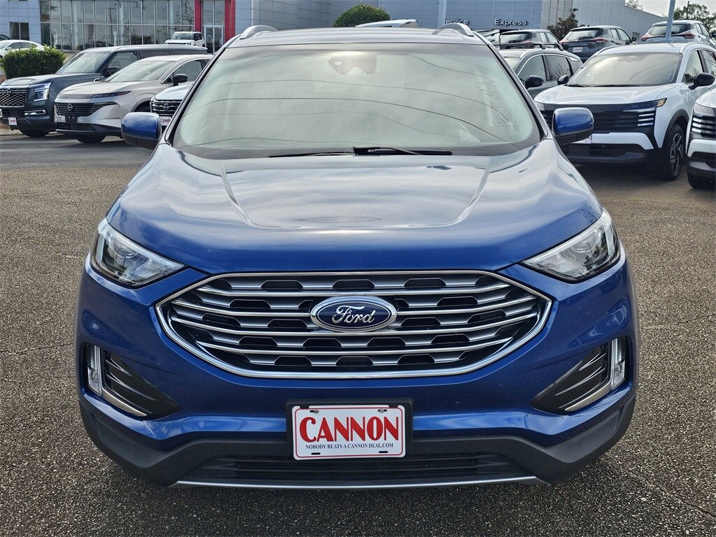 2022 Ford Edge SEL photo 2