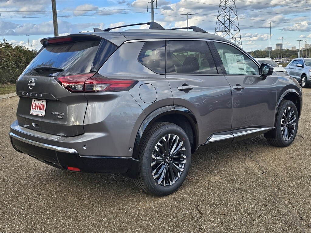 2026 Nissan Rogue Platinum photo 2