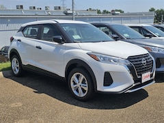 2025 Nissan Kicks Play S SUV
