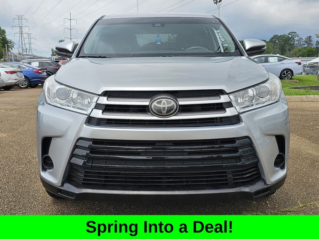 Used 2019 Toyota Highlander LE V6 SUV