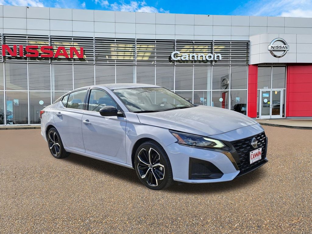 2024 Nissan Altima SR