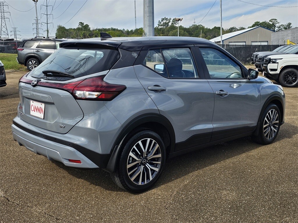 2023 Nissan Kicks SV photo 2