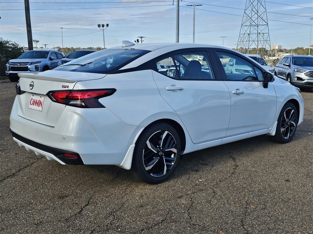 New 2025 Nissan Versa 1.6 SR Sedan