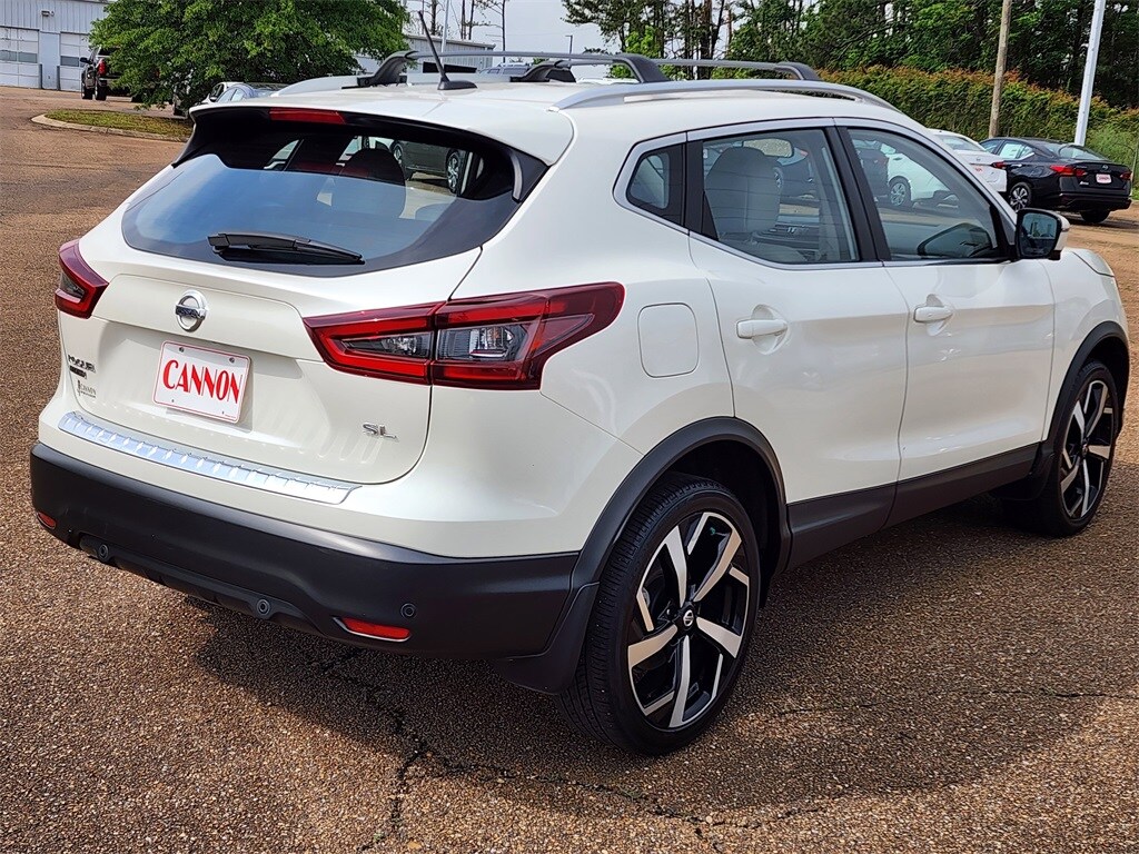 2022 Nissan Rogue Sport SL photo 3