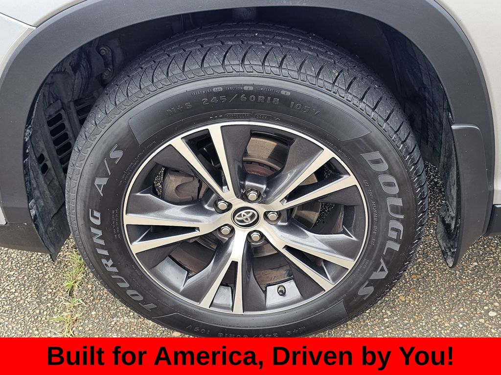 2019 Toyota Highlander LE - Photo 25