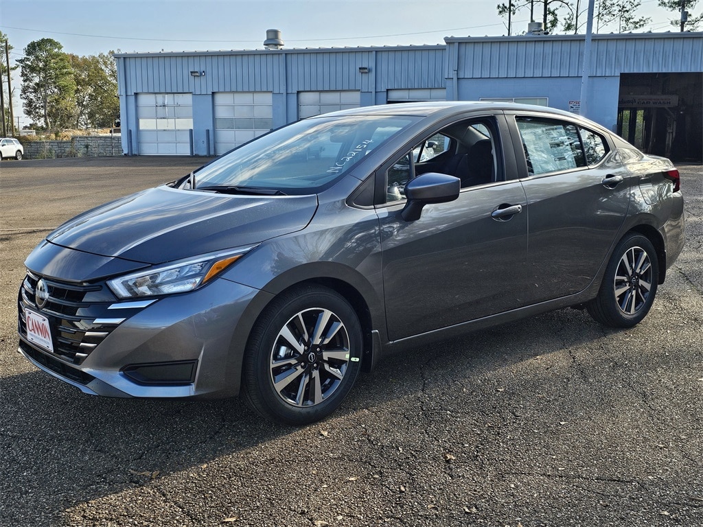 New 2025 Nissan Versa 1.6 SV Sedan