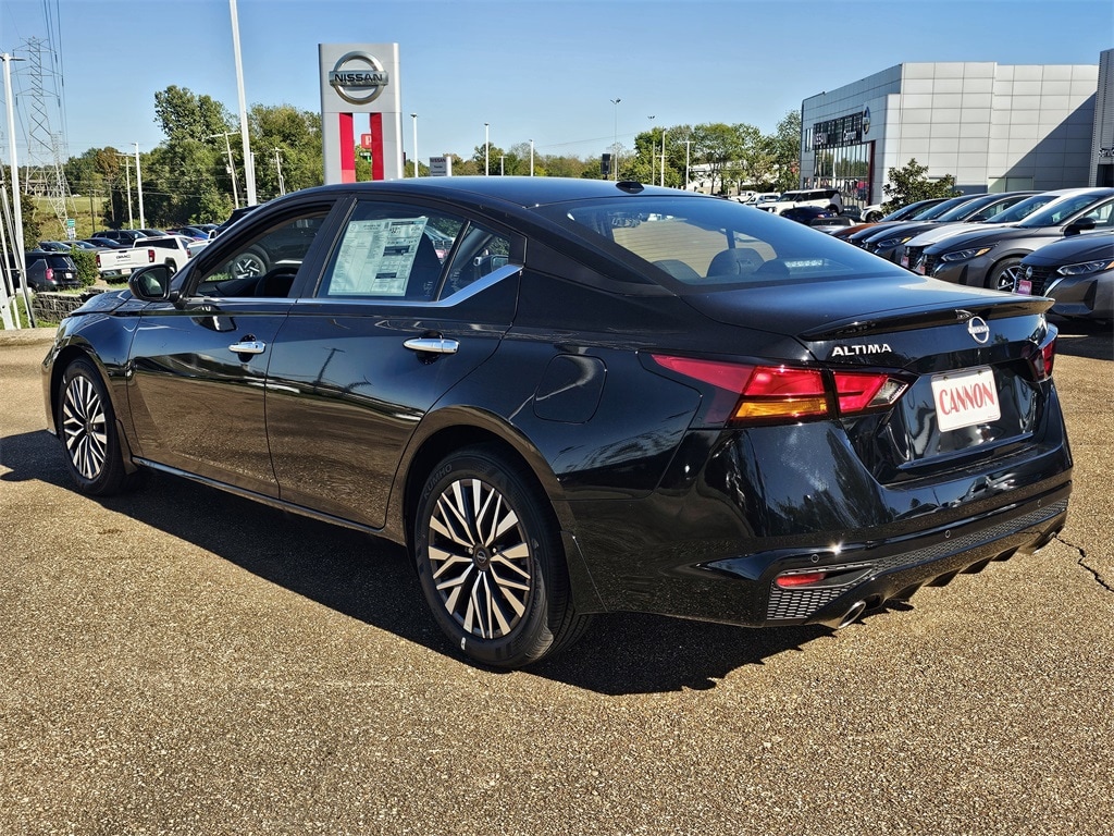 New 2025 Nissan Altima SV Sedan