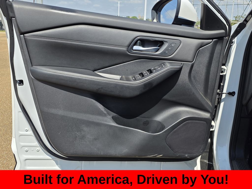 2024 Nissan Rogue SL - Photo 14
