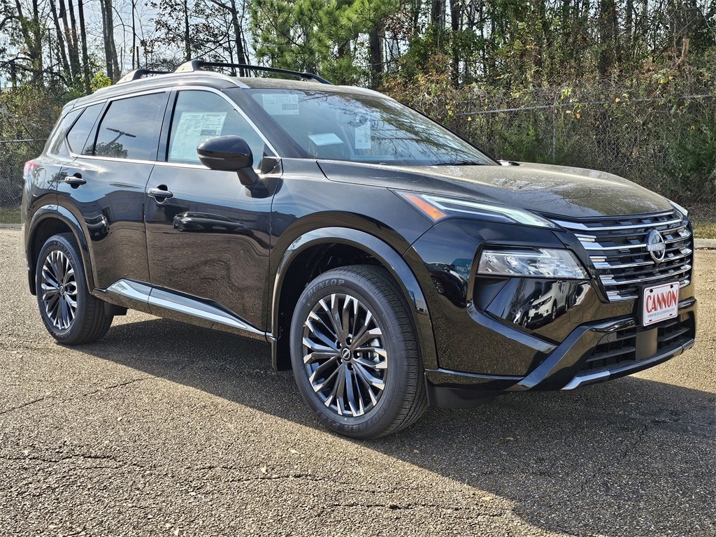 2026 Nissan Rogue Platinum's photo