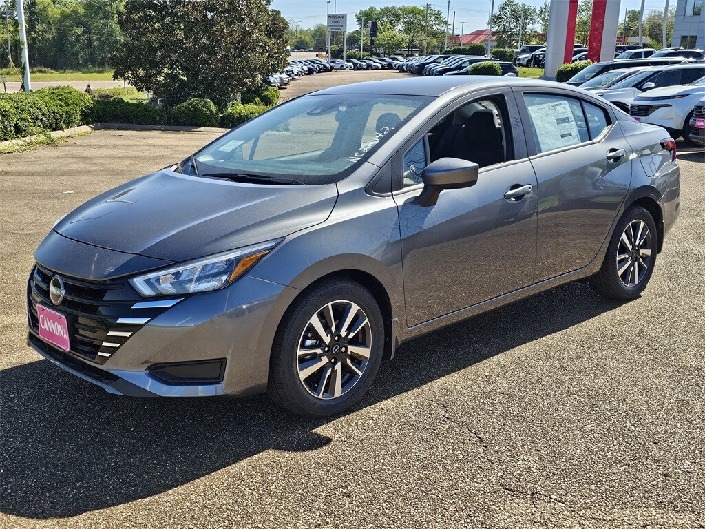 New 2025 Nissan Versa 1.6 SV Sedan
