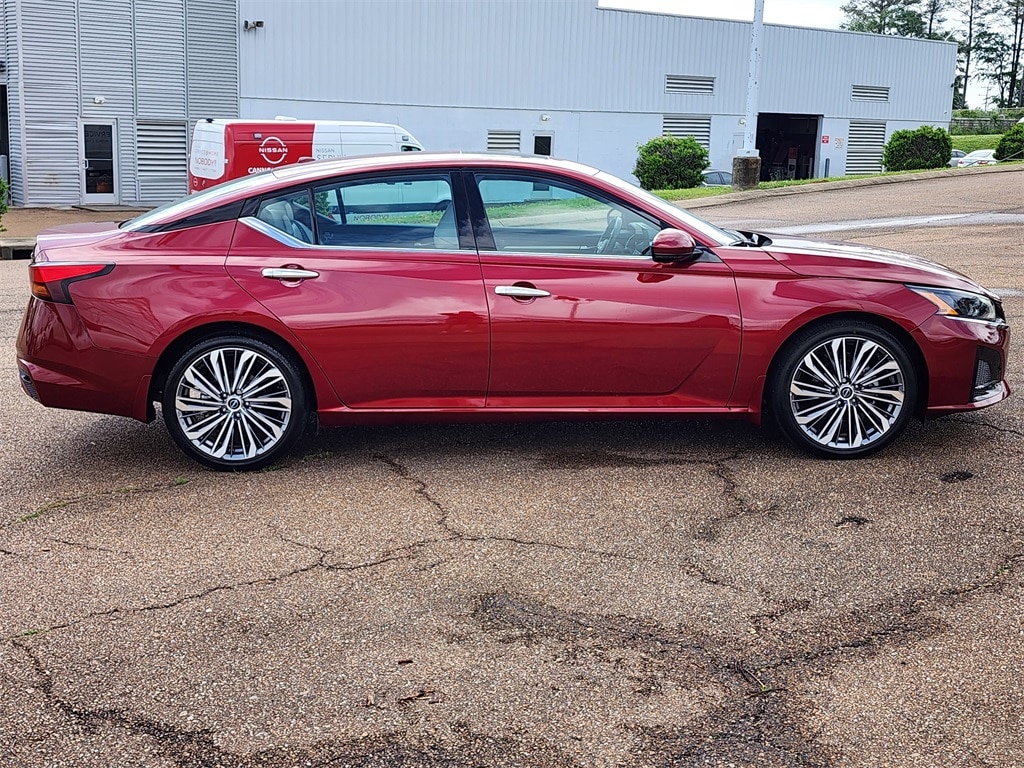 Used 2023 Nissan Altima SL with VIN 1N4BL4EV3PN404313 for sale in Jackson, MS