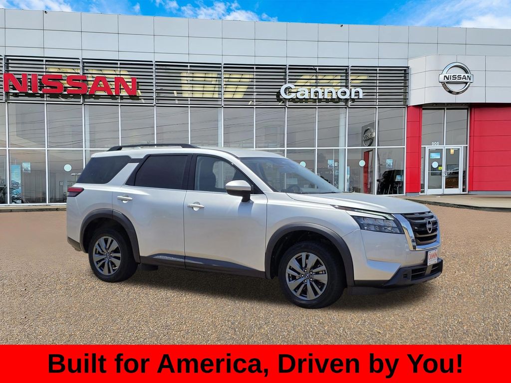 2024 Nissan Pathfinder SV 2WD's photo