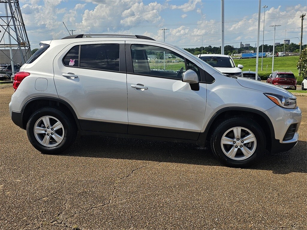 Used 2021 Chevrolet Trax LT with VIN KL7CJPSB6MB342738 for sale in Jackson, MS