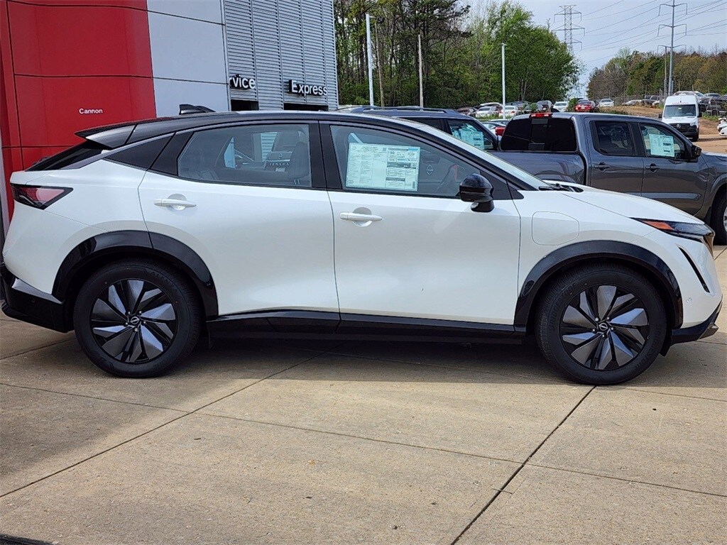 2023 Nissan ARIYA Platinum photo 2