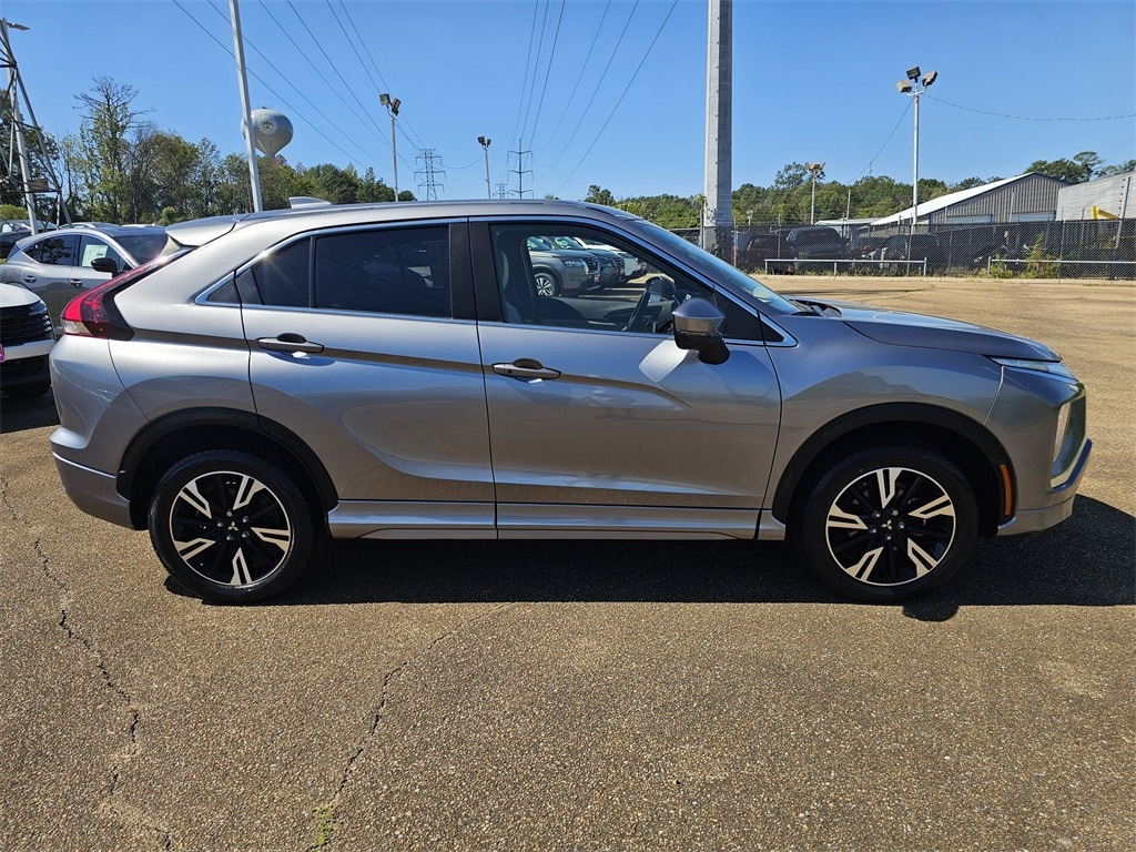 2023 Mitsubishi Eclipse Cross SE photo 3