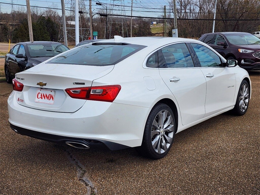 2017 Chevrolet Malibu Premier photo 3