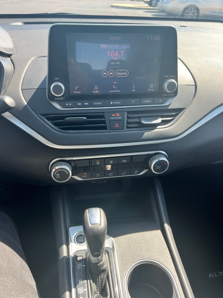 2022 Nissan Altima 2.5 SV photo 4