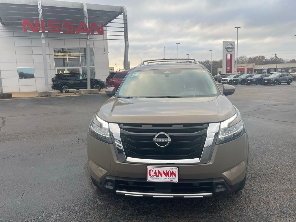 2023 Nissan Pathfinder Platinum
