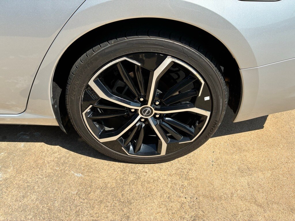 2024 Nissan Altima 2.5 SR photo 3