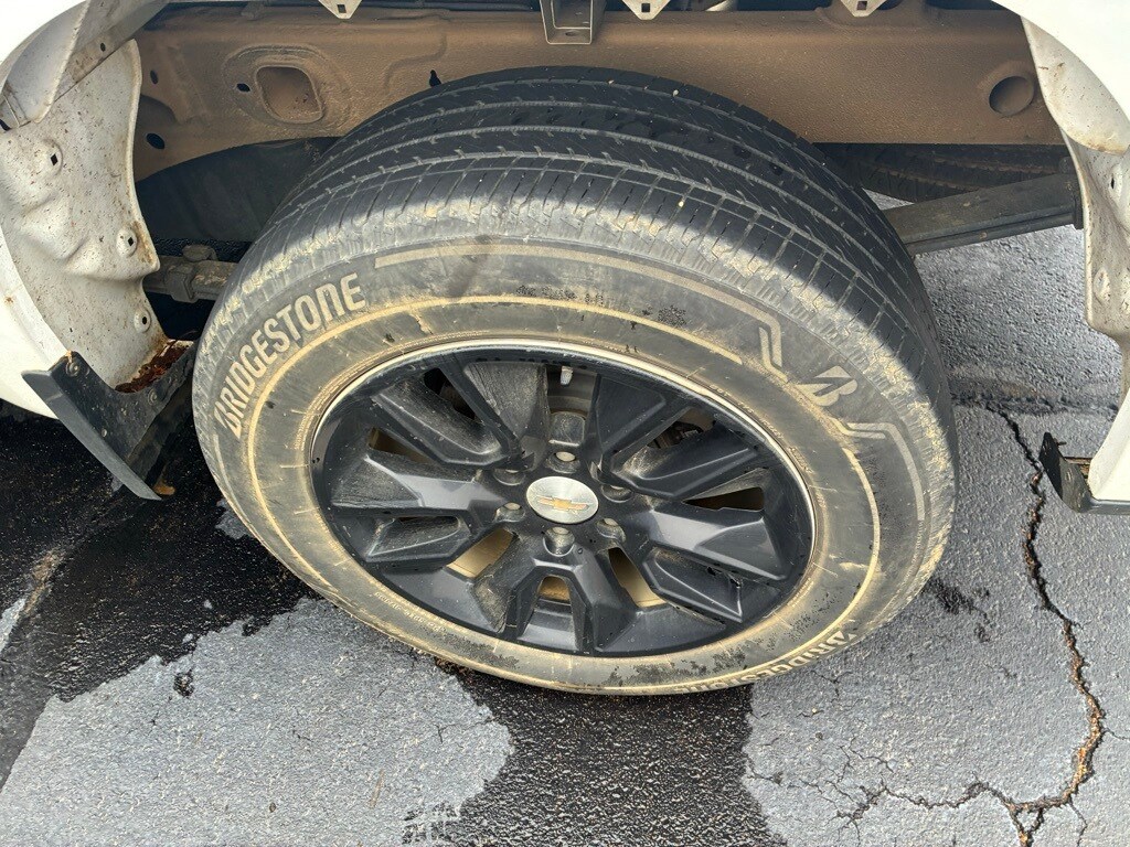 2023 Chevrolet Silverado 1500 Custom photo 2